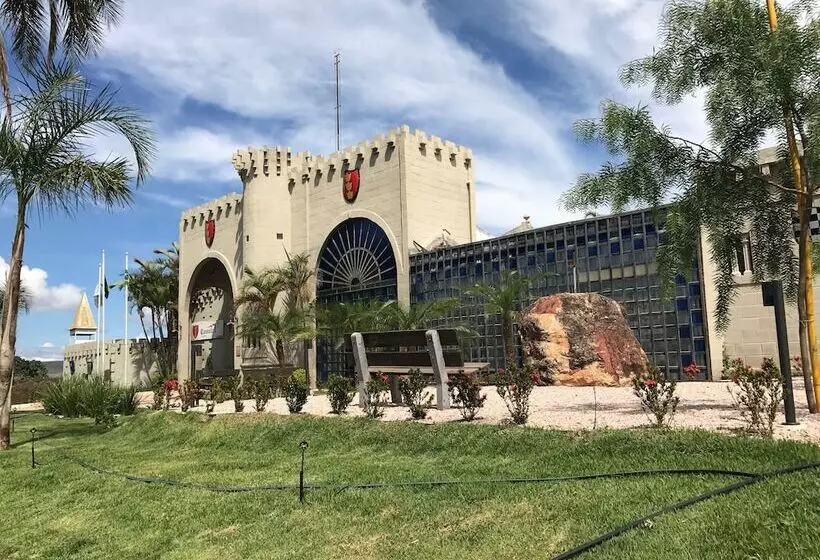 Hotel Pousada Camelot Inn