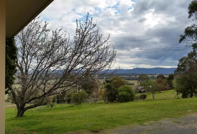 Отель Sovereign Hill Country Lodge