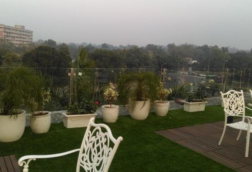 Отель Sunbeam Premium