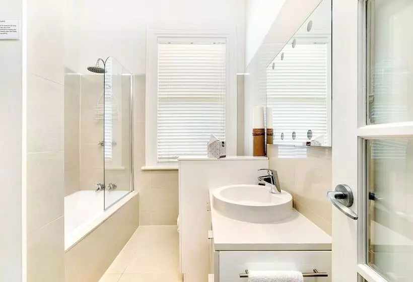 Отель The Madsen Boutique