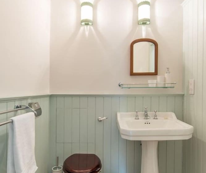 The Pavilion At Lamb S House