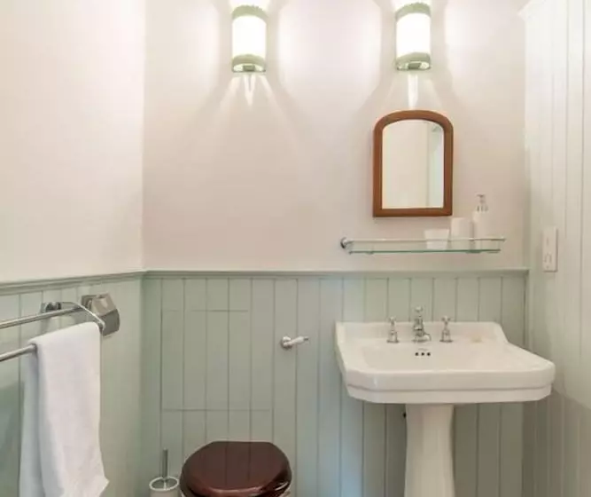 The Pavilion At Lamb S House