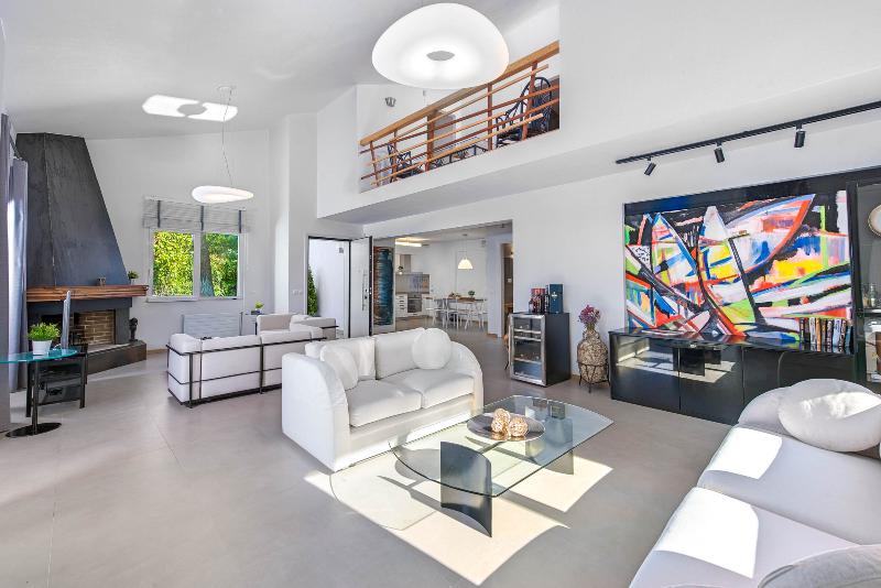 The White Villa At Sani