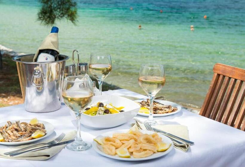 Akti Belvedere Color & Essence