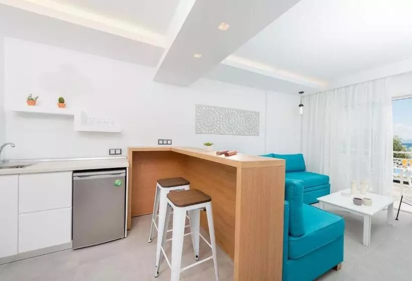 Akti Belvedere Color & Essence