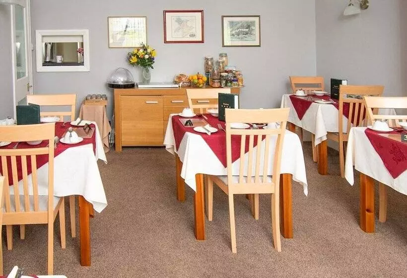 تختخواب و صبحانه Rosaire Guest House