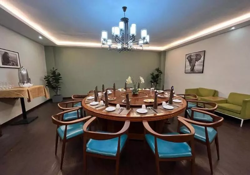 2000 Hotel Downtown Kigali