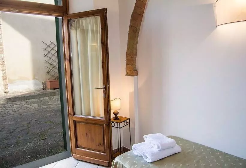 Отель Agriturismo Torraiolo