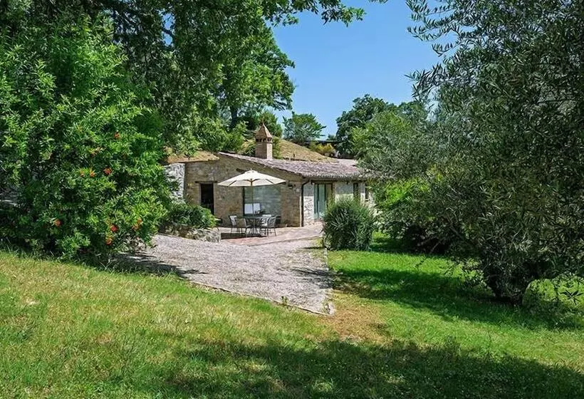 ホテル Borgo Di Bastia Creti