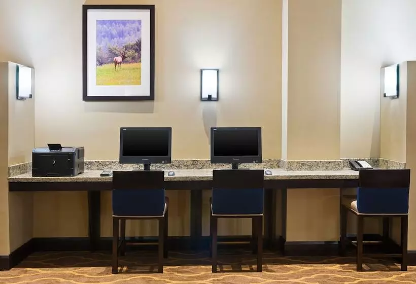 هتل Comfort Suites Dubois