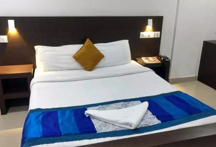 هتل Half Moon Residency Calicut