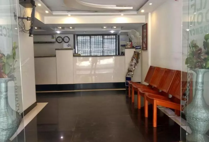 هتل Half Moon Residency Calicut