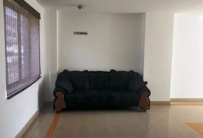 هتل Half Moon Residency Calicut