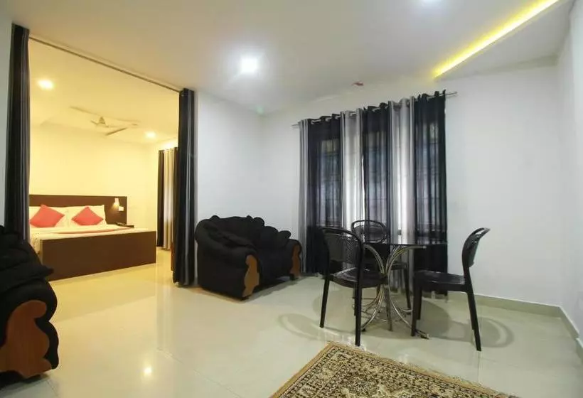 هتل Half Moon Residency Calicut