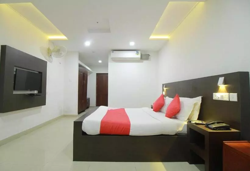 هتل Half Moon Residency Calicut