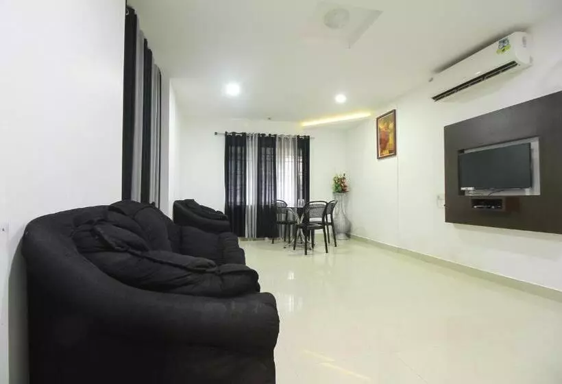 هتل Half Moon Residency Calicut
