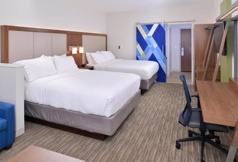 هتل Holiday Inn Express & Suites Madison, An Ihg