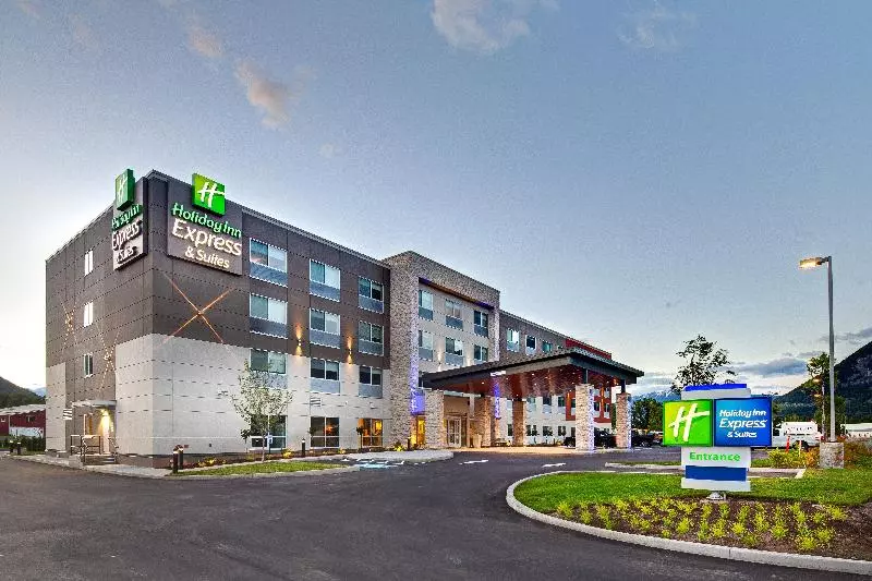 هتل Holiday Inn Express & Suites Terrace, An Ihg