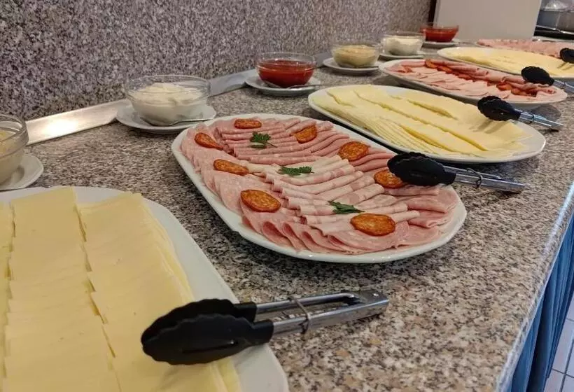 هتل Homoky S Bestline