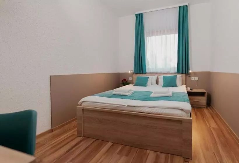 هتل Homoky S Bestline