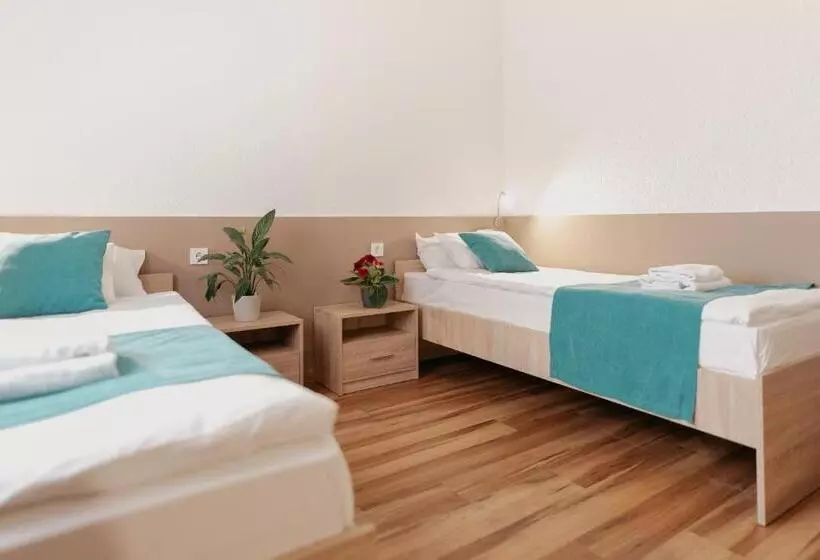 هتل Homoky S Bestline