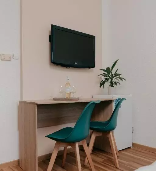 هتل Homoky S Bestline