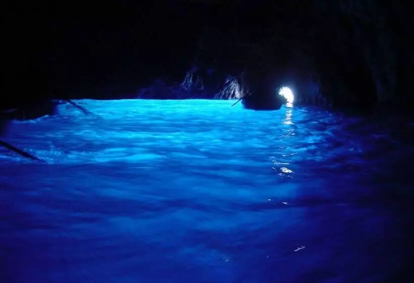 هتل Le Tre Caravelle