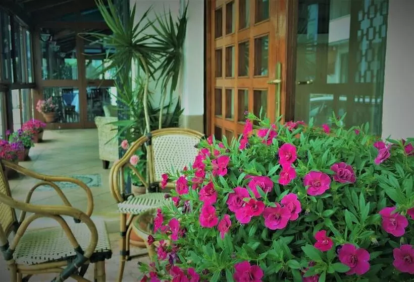 هتل Le Tre Caravelle