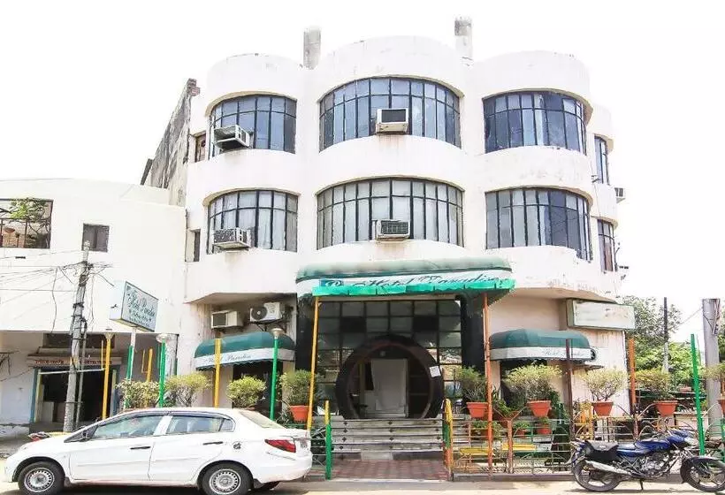 ホテル Oyo Rooms Bada Chauraha Civil Lines