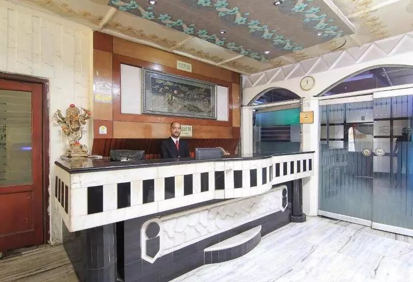 ホテル Oyo Rooms Bada Chauraha Civil Lines