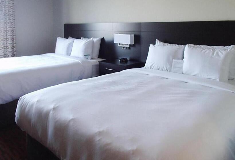 Hotel Suburban Studios Midland I20