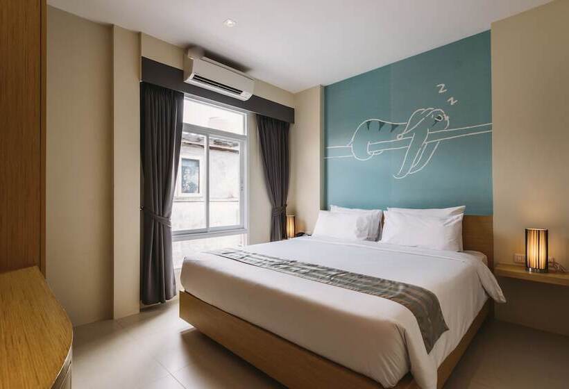 בית מלון כפרי Tiras Patong Beach