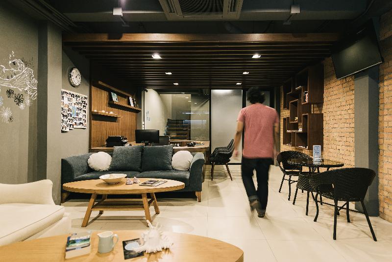 בית מלון כפרי Tiras Patong Beach