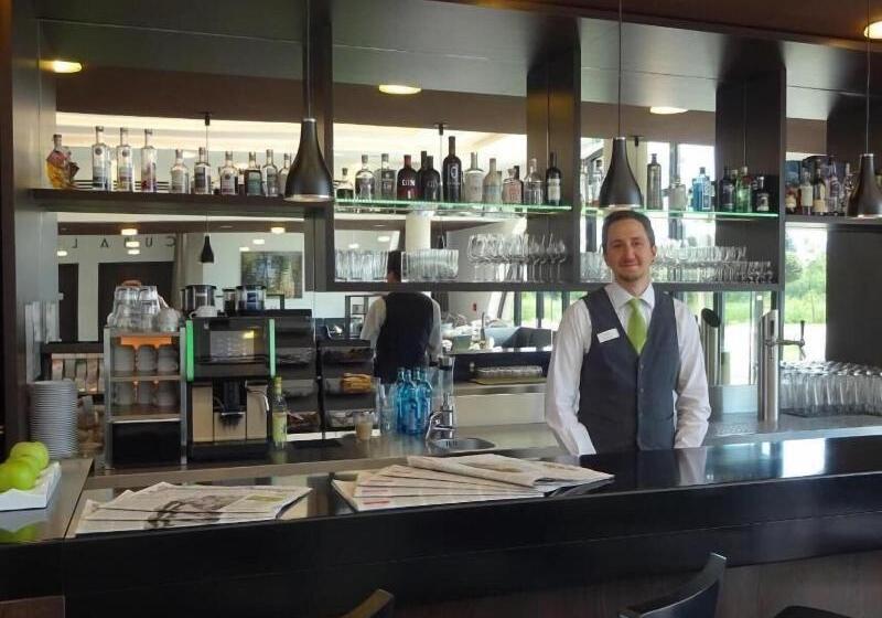 Отель Tobbaccon