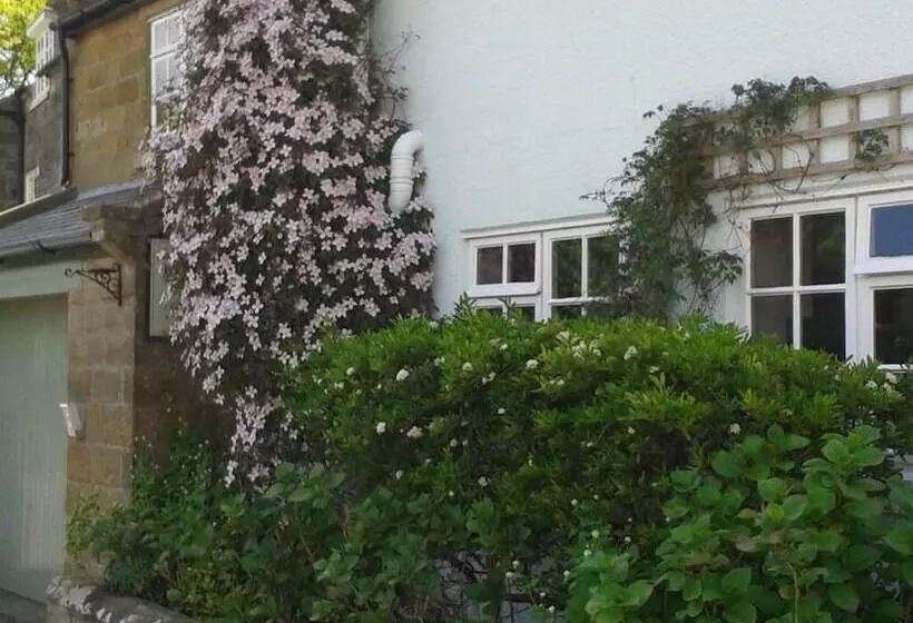 Thorpe Green House Vegetarian Bed & Breakfast