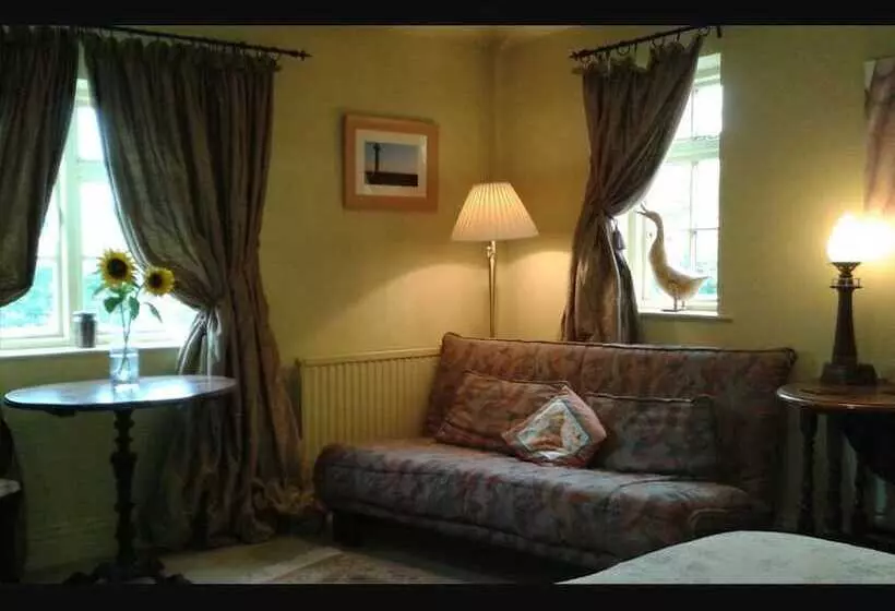 Thorpe Green House Vegetarian Bed & Breakfast