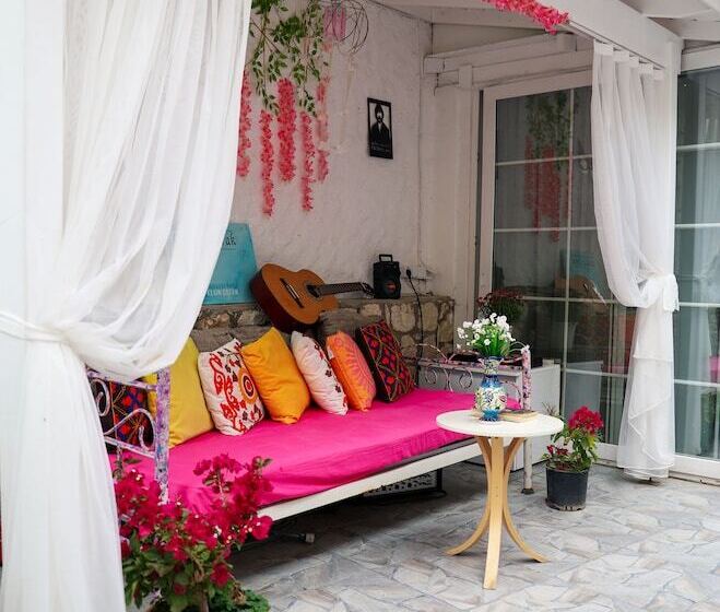 Usta X Cirak Butik Otel