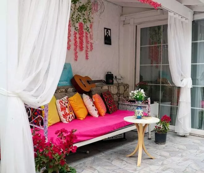 Usta X Cirak Butik Otel