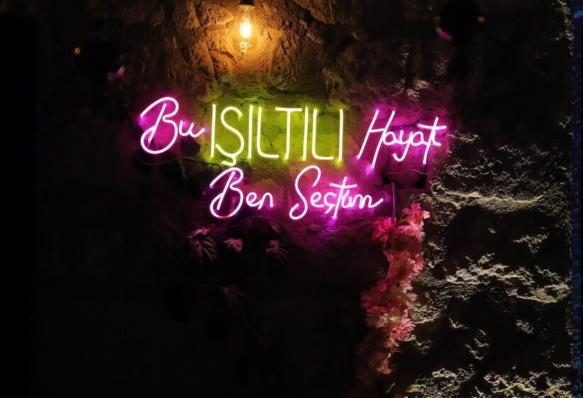 Usta X Cirak Butik Otel