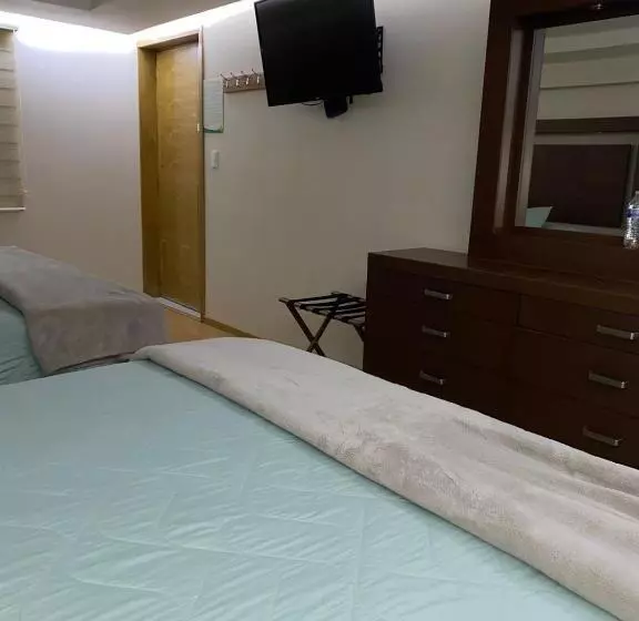 & Suites Victoria