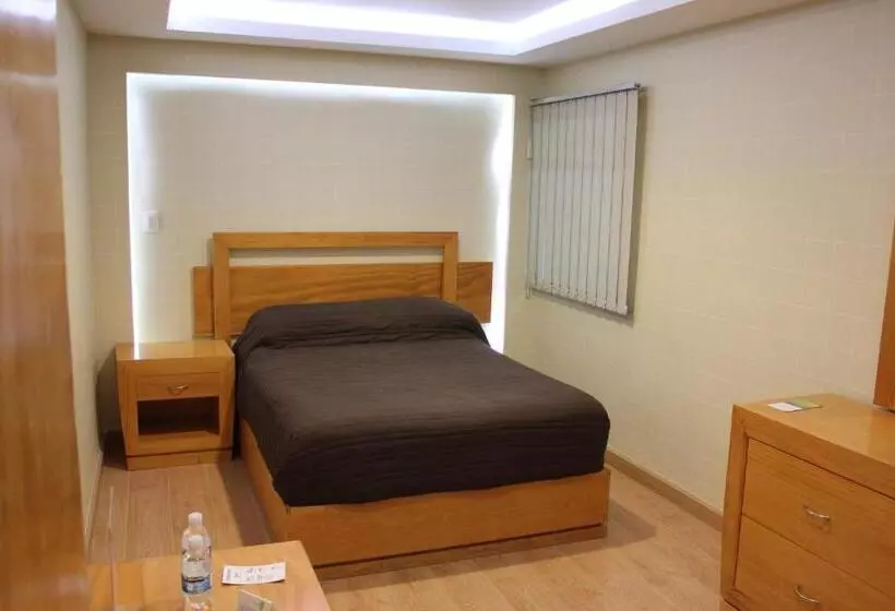 & Suites Victoria