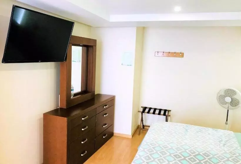 & Suites Victoria