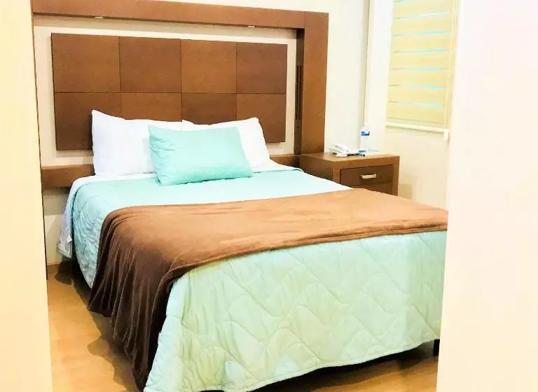 & Suites Victoria