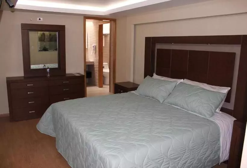 & Suites Victoria