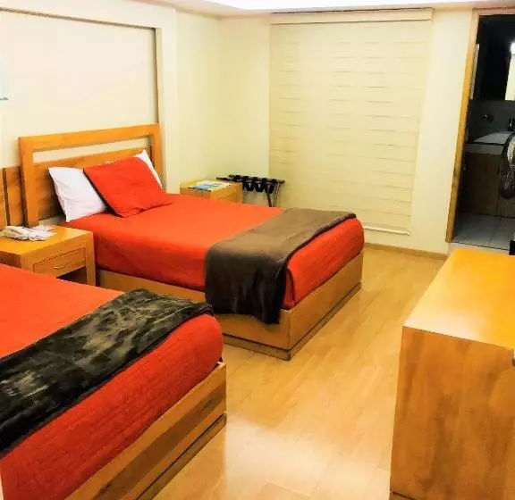 & Suites Victoria