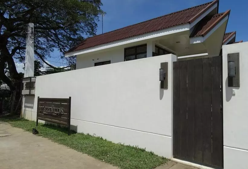 ベッドアンドブレックファースト Cleon Villas Pension