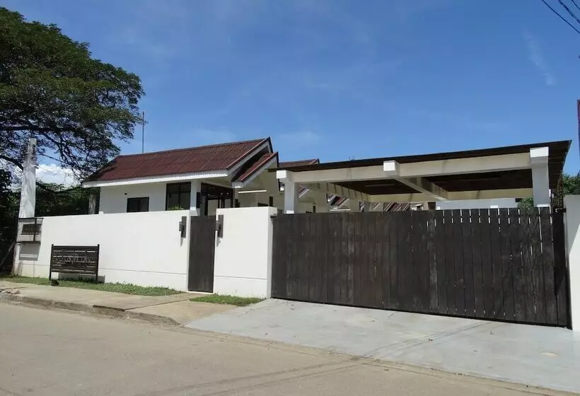 ベッドアンドブレックファースト Cleon Villas Pension