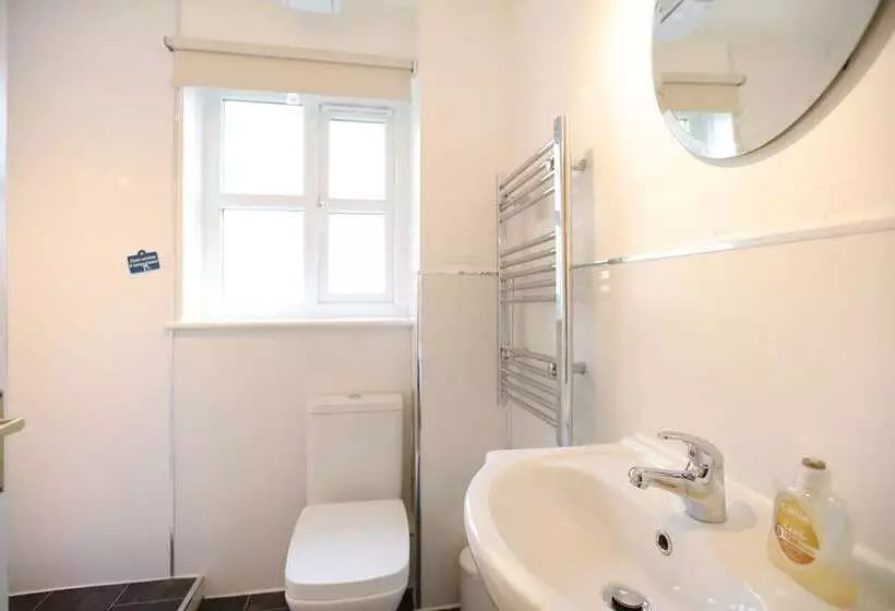 Edinburgh Palace Apartment