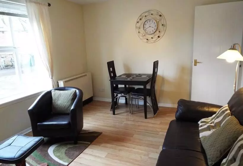 Edinburgh Palace Apartment