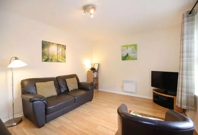 Edinburgh Palace Apartment